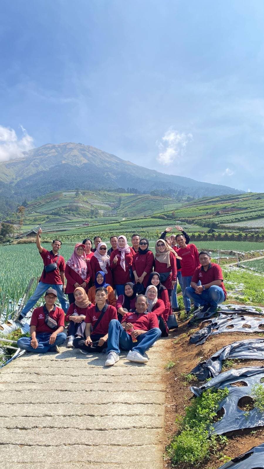 Pagi ke Sukomakmur, Siang Kembali Kerja, Refreshing Ringan Pegawai PT Aneka Usaha